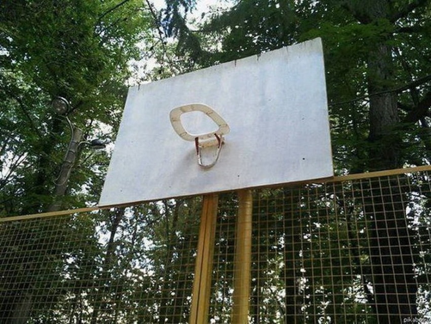баскетбольное кольцо из стульчака 
