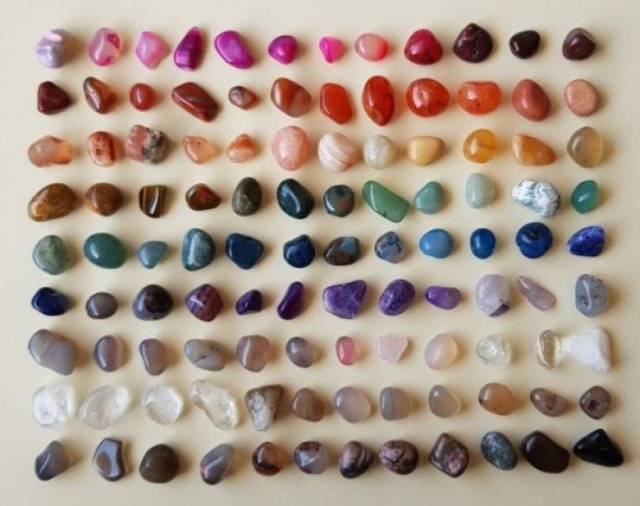 разноцветные камни